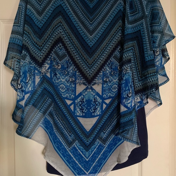 Beautiful Blouse - Picture 3 of 5